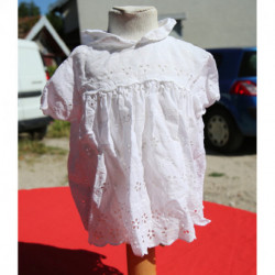 petite robe ancienne blanche pour enfant ou poupée broderie anglaise